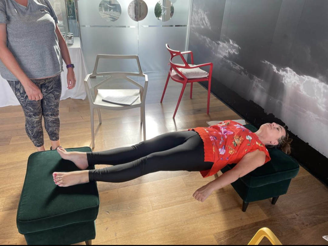 Jessica Vassallo Master NLP Practitioner and Hypnotherapist. Full Body Catalepsy